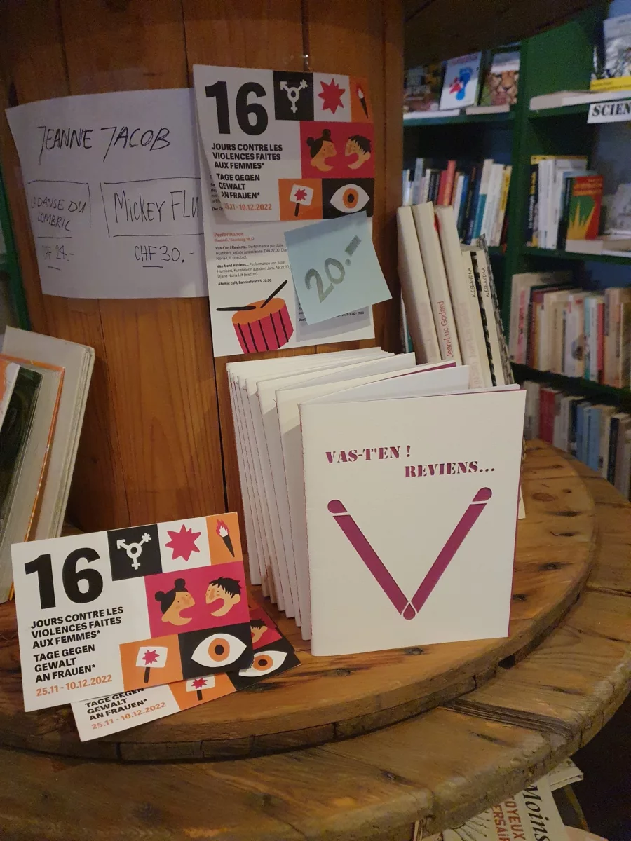 Vas-t’en ! Reviens…, Recueil de textes auto-édité, relié main, 2022 — Julie Humbert - Artiste visuelle